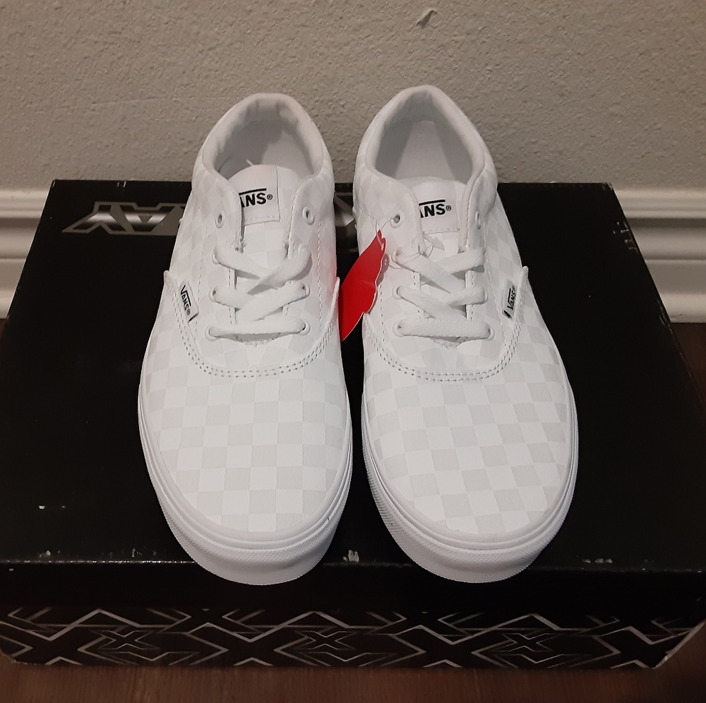 Vans - Picture 2 of 4